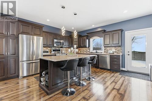 217 Britannia Road E, Goderich (Goderich (Town)), ON - Indoor Photo Showing Kitchen With Upgraded Kitchen