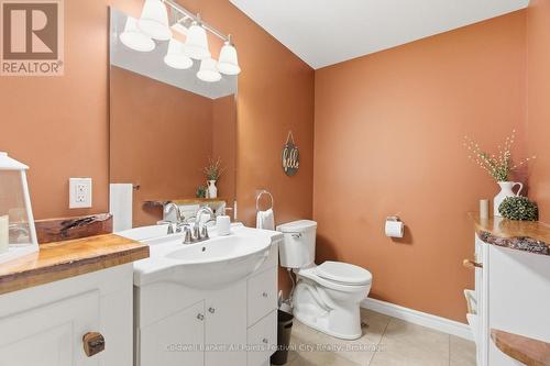 217 Britannia Road E, Goderich (Goderich (Town)), ON - Indoor Photo Showing Bathroom