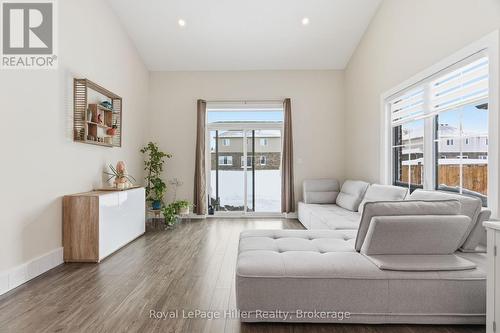 225A Thames Avenue, West Perth (Mitchell), ON - Indoor Photo Showing Living Room