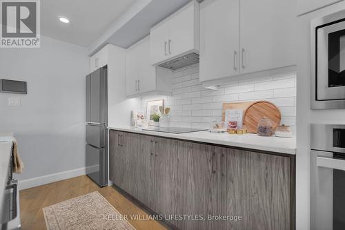 A120 - 2062 Lumen Drive, London South (South A), ON - Indoor Photo Showing Kitchen