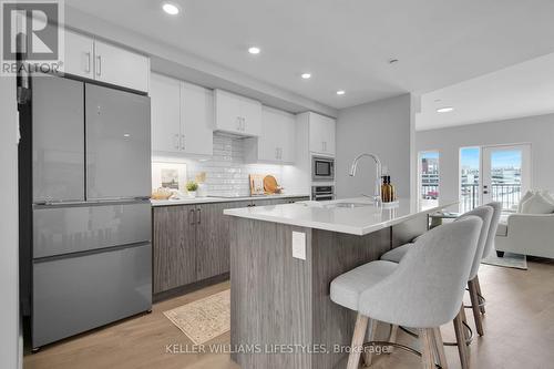 A120 - 2062 Lumen Drive, London South (South A), ON - Indoor Photo Showing Kitchen With Upgraded Kitchen