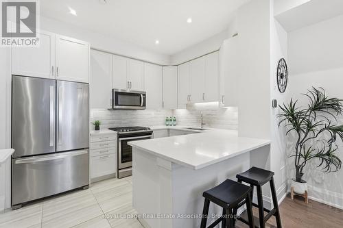 57 - 75 Elder Avenue, Toronto, ON - Indoor Photo Showing Kitchen With Upgraded Kitchen