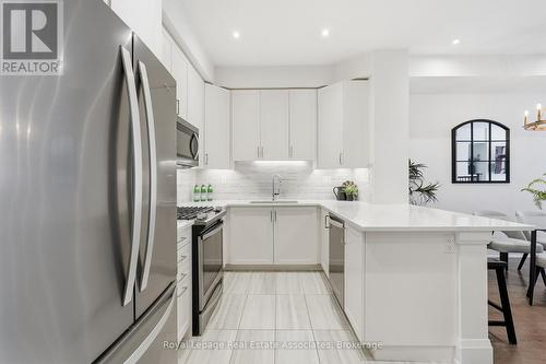 57 - 75 Elder Avenue, Toronto, ON - Indoor Photo Showing Kitchen With Upgraded Kitchen