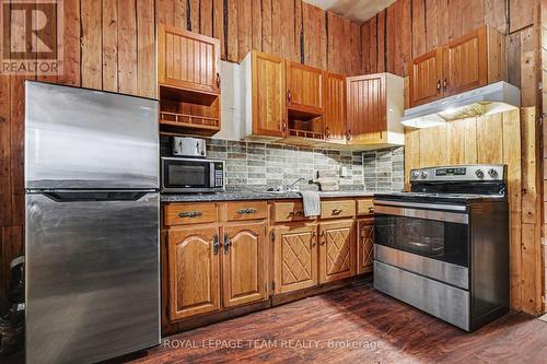5725 County 18 Road, Augusta, ON - Indoor Photo Showing Kitchen
