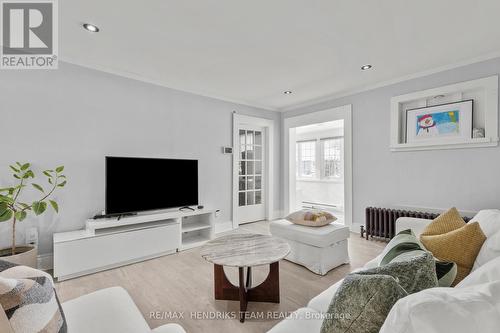 60 West Street N, Thorold (Thorold Downtown), ON - Indoor Photo Showing Living Room