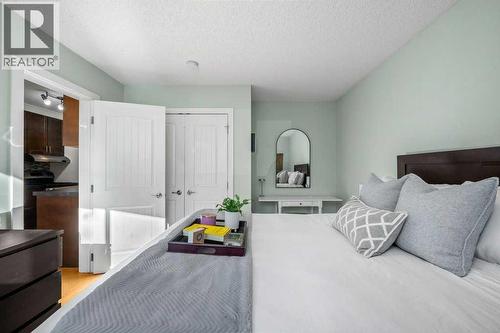 101, 312 15 Avenue Ne, Calgary, AB - Indoor Photo Showing Bedroom