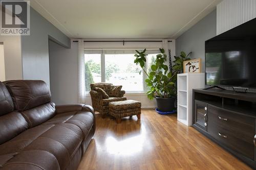 260 Shannon Rd, Sault Ste. Marie, ON - Indoor Photo Showing Living Room