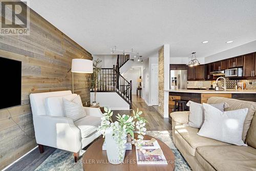 7 - 600 Hyde Park Road, London North (North O), ON - Indoor Photo Showing Living Room