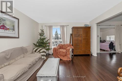 206 Wellington Street W, Merrickville-Wolford, ON - Indoor Photo Showing Living Room