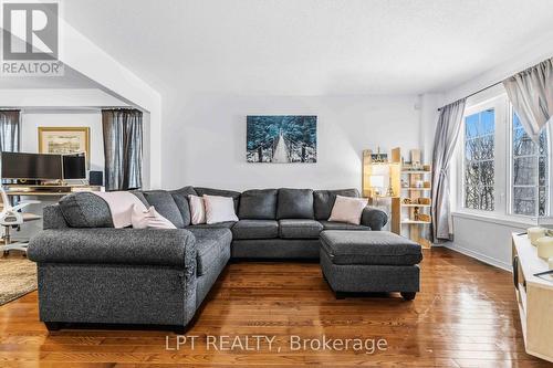 1549 Senateurs Way, Ottawa, ON - Indoor Photo Showing Living Room