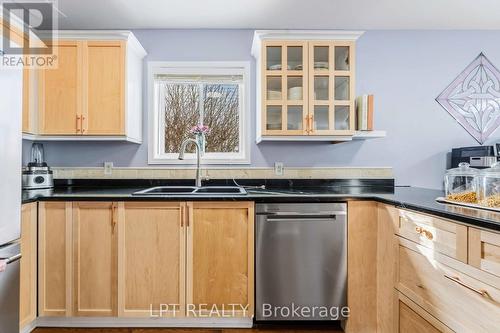 1549 Senateurs Way, Ottawa, ON - Indoor Photo Showing Kitchen With Double Sink
