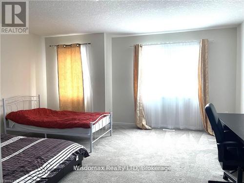 8667 Chickory Trail, Niagara Falls (Brown), ON - Indoor Photo Showing Bedroom
