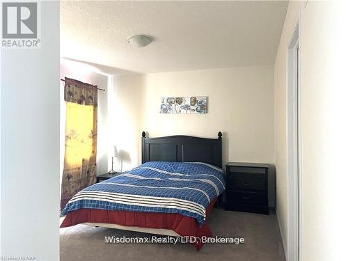 8667 Chickory Trail, Niagara Falls (Brown), ON - Indoor Photo Showing Bedroom
