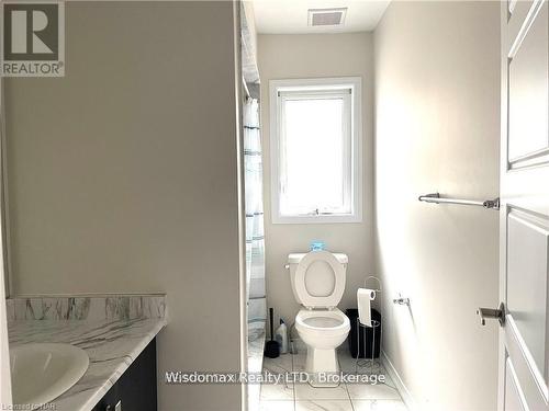 8667 Chickory Trail, Niagara Falls (Brown), ON - Indoor Photo Showing Bathroom