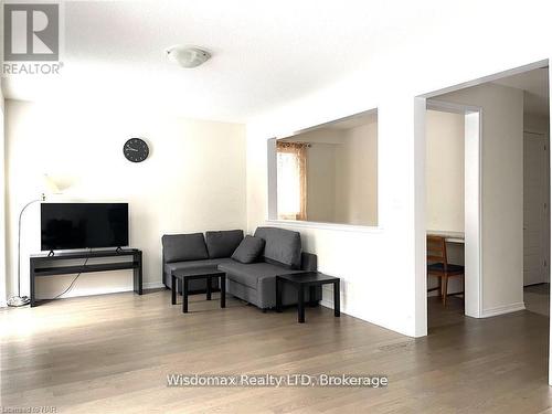 8667 Chickory Trail, Niagara Falls (Brown), ON - Indoor Photo Showing Living Room