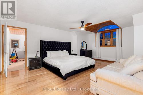 32 Howe Island Ferry Road, Kingston, ON - Indoor Photo Showing Bedroom