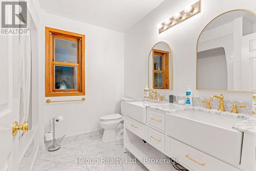 32 Howe Island Ferry Road, Kingston, ON - Indoor Photo Showing Bathroom