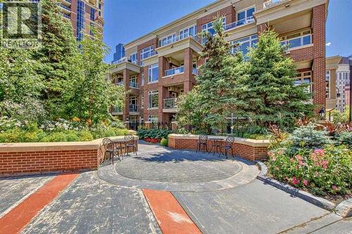 Inner courtyard - 306, 660 Eau Claire Avenue Sw, Calgary, AB - Outdoor With Balcony