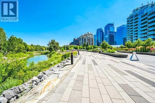 Next to world-class pathways - 306, 660 Eau Claire Avenue Sw, Calgary, AB - Outdoor