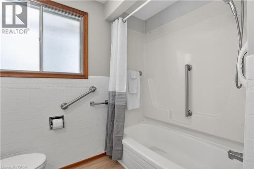 384 Dunvegan Drive, Waterloo, ON - Indoor Photo Showing Bathroom