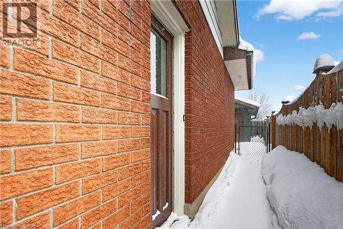 384 Dunvegan Drive, Waterloo, ON - Outdoor