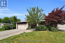 151 BRAHMS AVENUE  Toronto, ON M2H 1H9