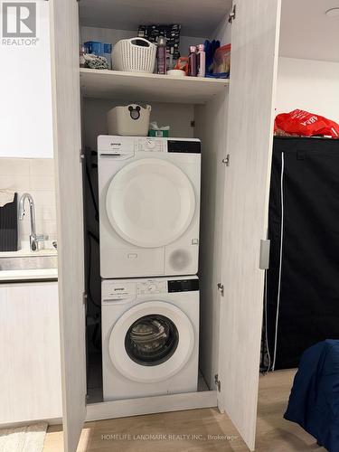 1110 - 8 Widmer Street, Toronto, ON - Indoor Photo Showing Laundry Room