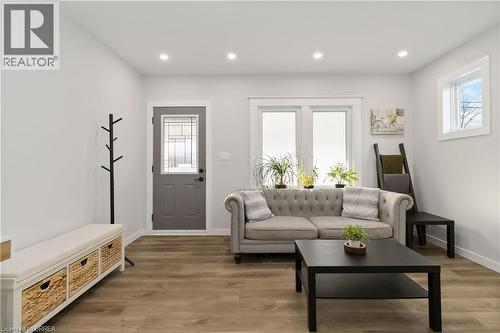 288 Marlborough Street, Brantford, ON - Indoor Photo Showing Living Room