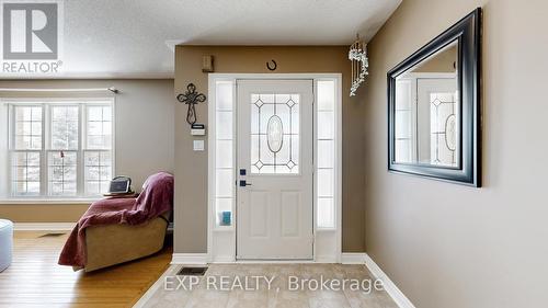 33 Wrendale Crescent, Georgina, ON - Indoor Photo Showing Other Room