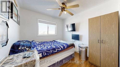 33 Wrendale Crescent, Georgina, ON - Indoor Photo Showing Bedroom