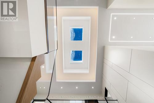 281 Kerrybrook Drive, Richmond Hill, ON - Indoor Photo Showing Other Room