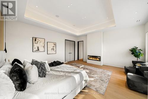 281 Kerrybrook Drive, Richmond Hill, ON - Indoor Photo Showing Bedroom