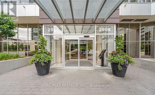 3606 - 2916 Highway 7, Vaughan, ON - Outdoor