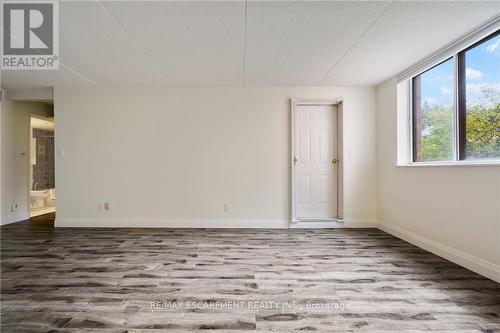 211 - 3499 Upper Middle Road, Burlington, ON 