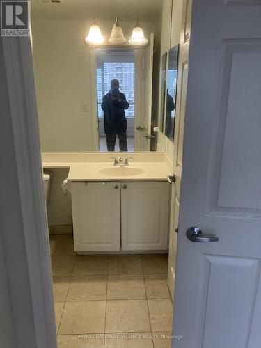 3002 - 3880 Duke Of York Blvd Boulevard, Mississauga, ON - Indoor Photo Showing Bathroom