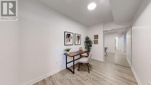 517 - 10 Gibbs Road, Toronto, ON - Indoor Photo Showing Other Room