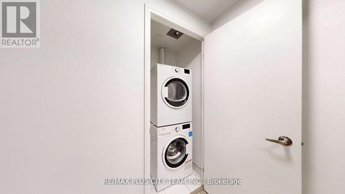 517 - 10 Gibbs Road, Toronto, ON - Indoor Photo Showing Laundry Room