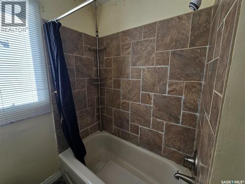 603 3Rd Street, Kipling, SK - Indoor Photo Showing Bathroom