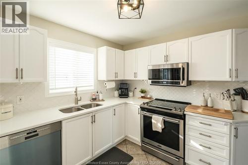 1013 Treverton, Windsor, ON - Indoor Photo Showing Kitchen With Double Sink