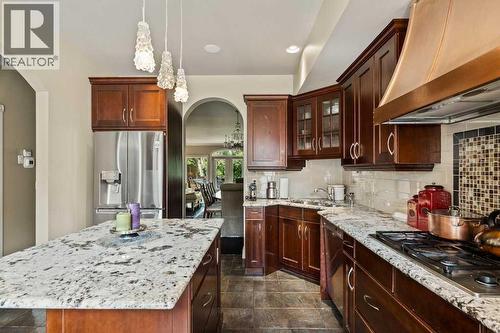2421 Erlton Street Sw, Calgary, AB - Indoor Photo Showing Kitchen