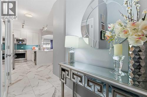 404, 881 15 Avenue Sw, Calgary, AB - Indoor Photo Showing Kitchen With Upgraded Kitchen