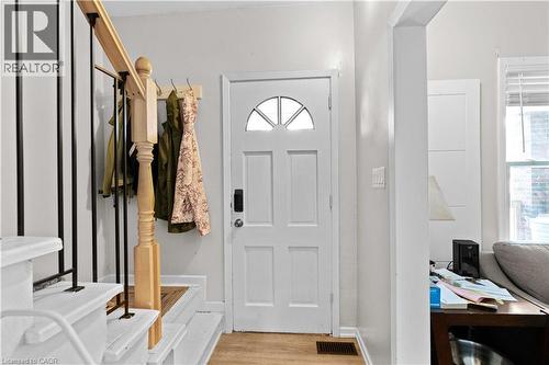 33 Cline Avenue N, Hamilton, ON - Indoor Photo Showing Other Room