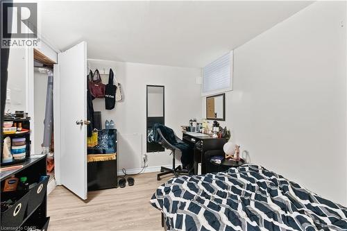 33 Cline Avenue N, Hamilton, ON - Indoor Photo Showing Bedroom