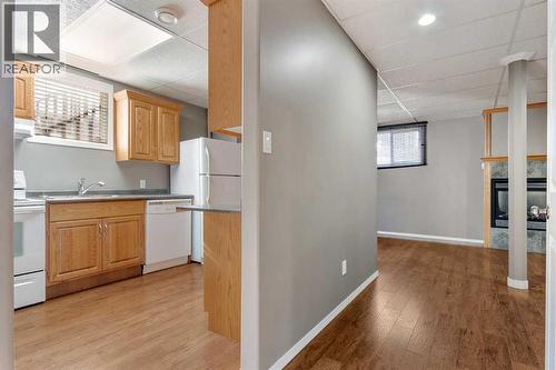 5105 21 Street Close, Lloydminster, AB - Indoor Photo Showing Kitchen