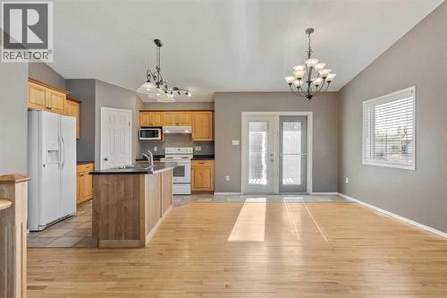 5105 21 Street Close, Lloydminster, AB - Indoor Photo Showing Kitchen