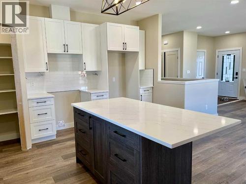 1119 14 Street, Wainwright, AB - Indoor Photo Showing Kitchen