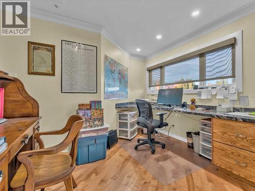 35 Horner Court Ne, Medicine Hat, AB - Indoor Photo Showing Office