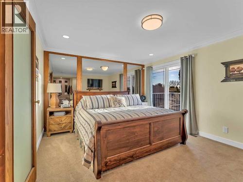 35 Horner Court Ne, Medicine Hat, AB - Indoor Photo Showing Bedroom