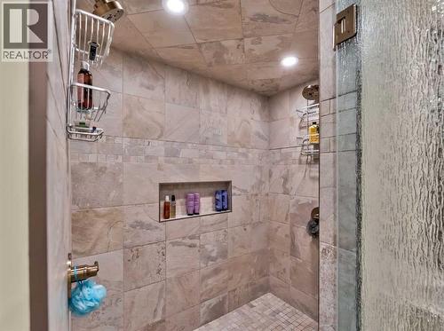 35 Horner Court Ne, Medicine Hat, AB - Indoor Photo Showing Bathroom