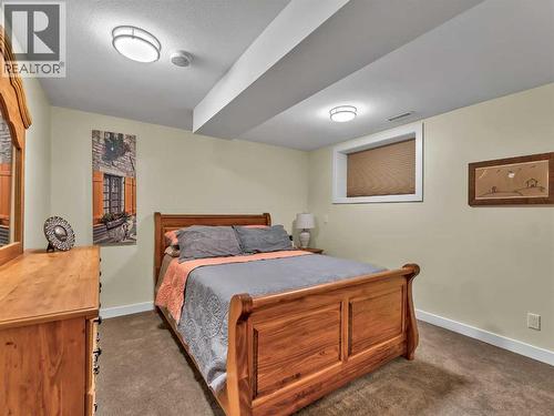 35 Horner Court Ne, Medicine Hat, AB - Indoor Photo Showing Bedroom